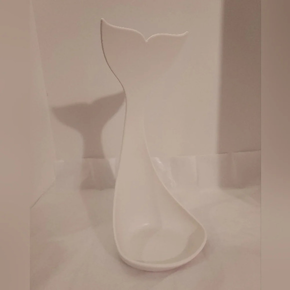 J-Me White Whale Tail Shape Jewelry Rack - Picture 2 of 7